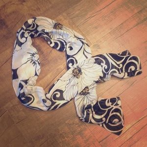 Black and white print scarf